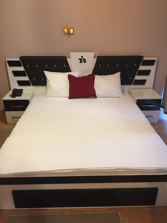 Hotel Bavaria 普里什蒂纳 外观 照片