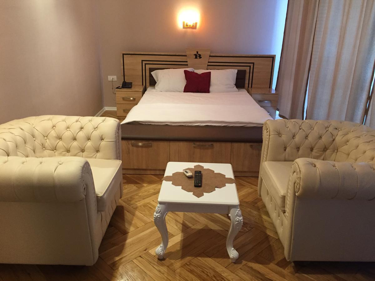 Hotel Bavaria 普里什蒂纳 外观 照片