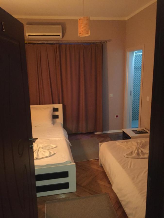 Hotel Bavaria 普里什蒂纳 外观 照片
