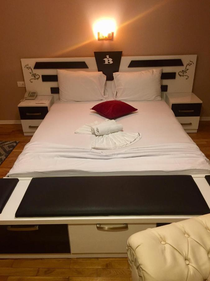 Hotel Bavaria 普里什蒂纳 外观 照片