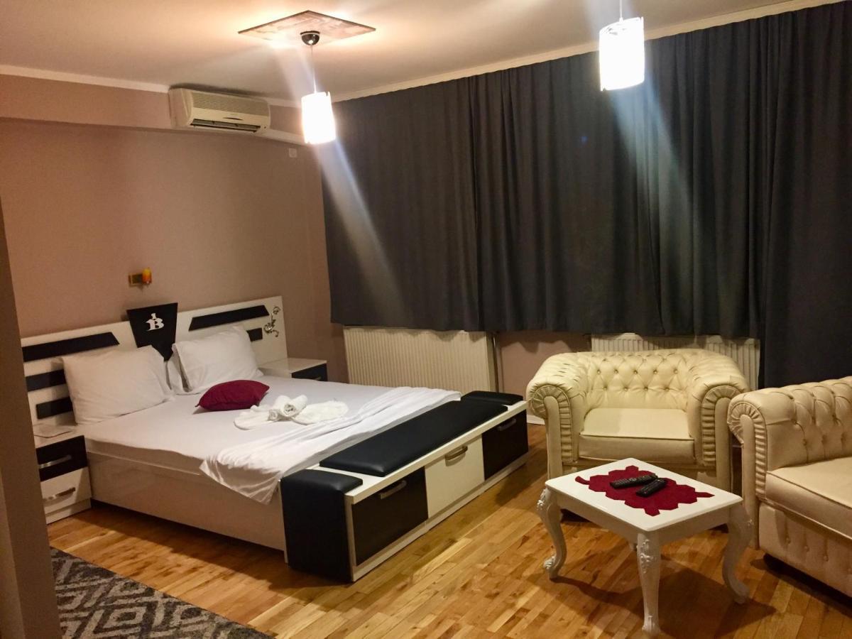Hotel Bavaria 普里什蒂纳 外观 照片