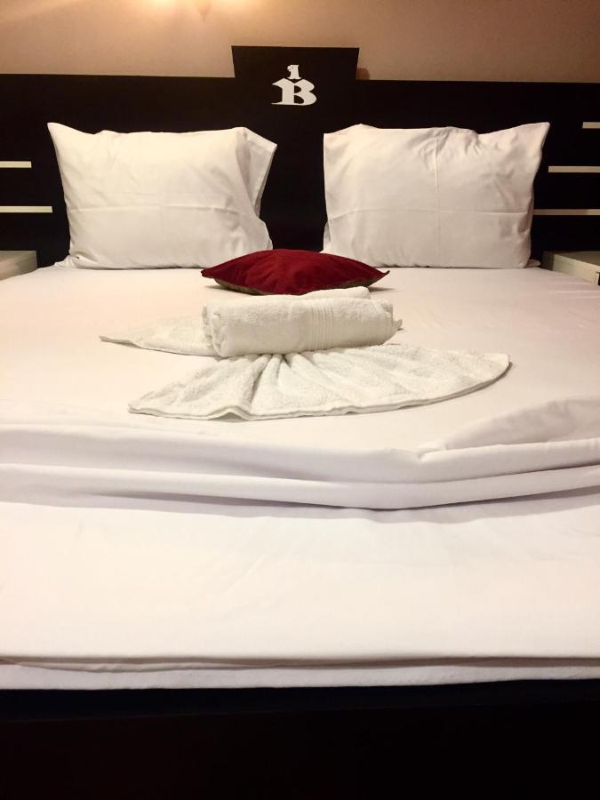 Hotel Bavaria 普里什蒂纳 外观 照片