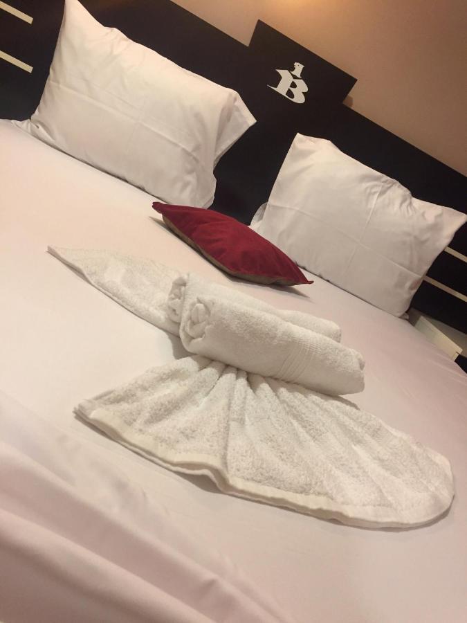 Hotel Bavaria 普里什蒂纳 外观 照片