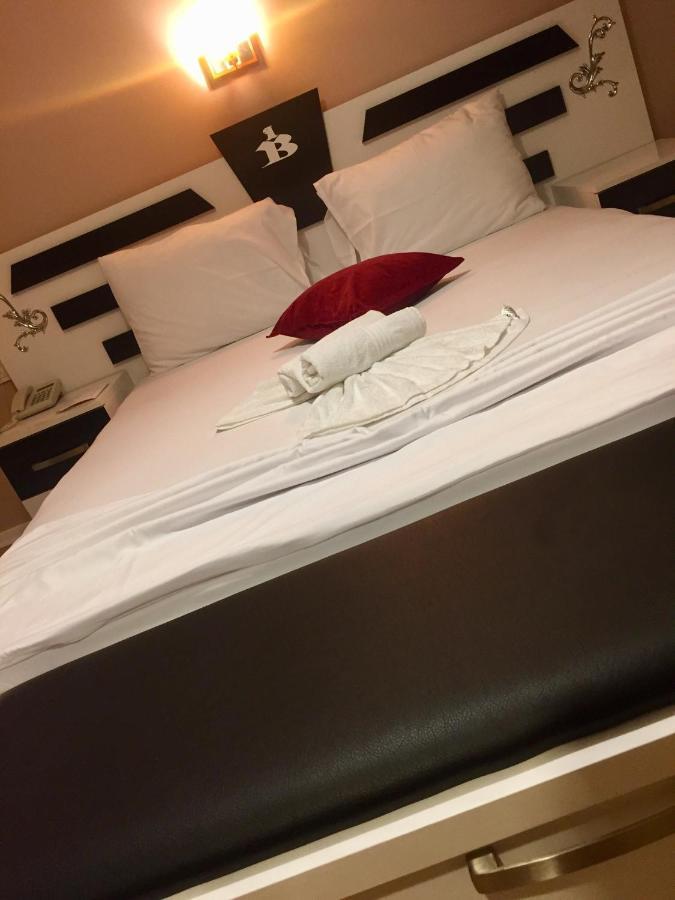 Hotel Bavaria 普里什蒂纳 外观 照片