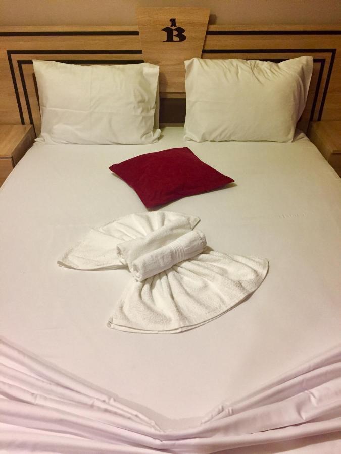 Hotel Bavaria 普里什蒂纳 外观 照片